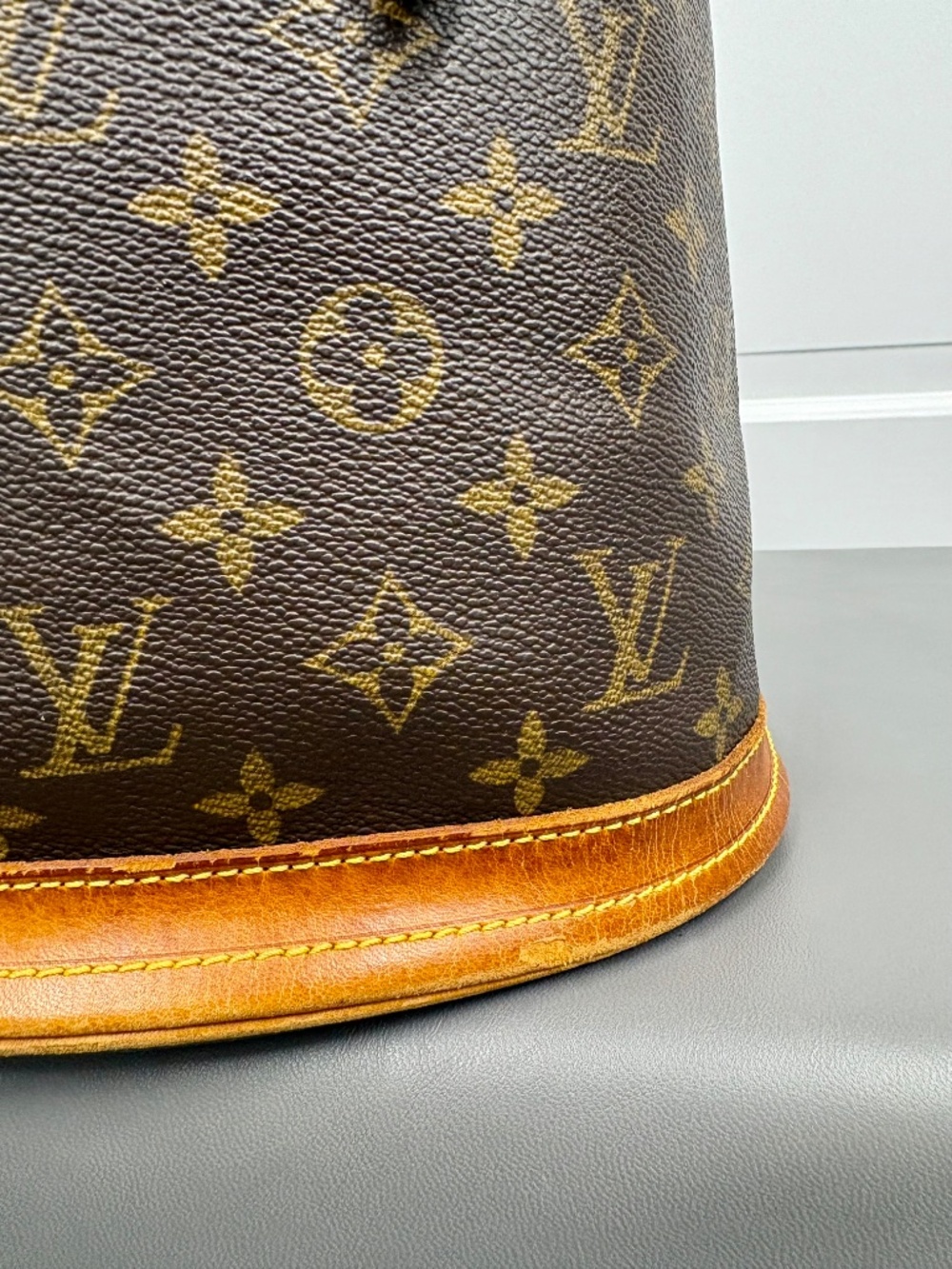 Louis Vuitton Bucket Bag PM Monogram Canvas New Lining - Picture 7 of 11